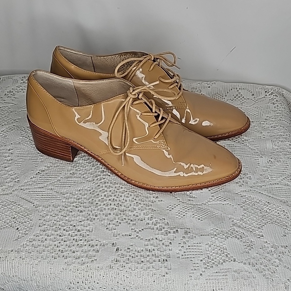 Louise et Cie patent leather Oxford round toe lace up tan heeled oxfords sz 10.5